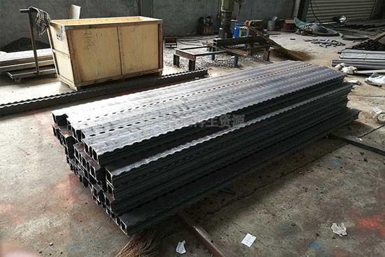 金属铰接顶梁的使用范围及作用